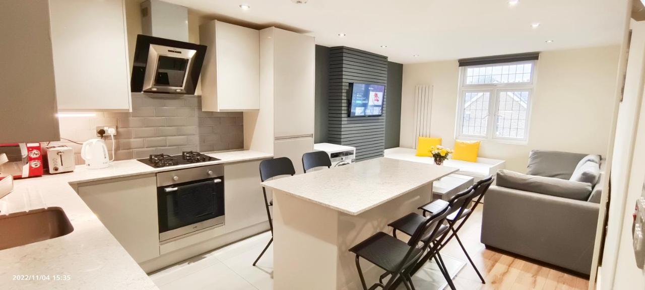 דירות לונדון First Floor Flat 1 Northwood מראה חיצוני תמונה